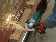Mua máy mài góc Makita GA4040C có tốt không?