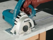 Review máy cắt gạch Makita 4100NH3 có những ưu điểm nổi bật?