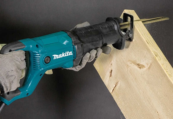 Máy cưa kiếm Makita JR3051TK