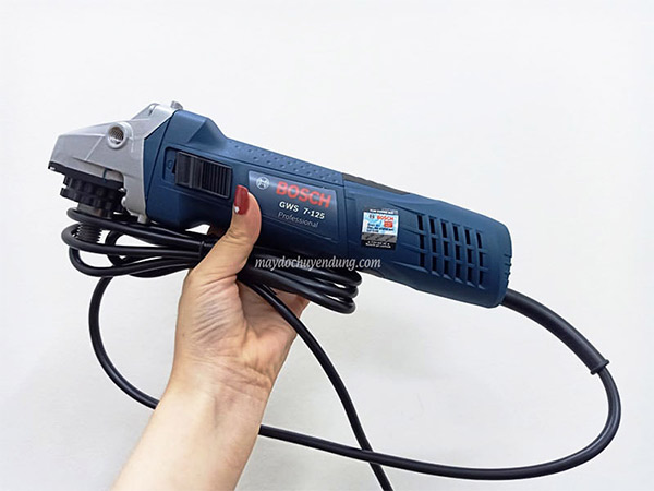 Máy mài Bosch GWS 7-125 hoạt động công suất 720W
