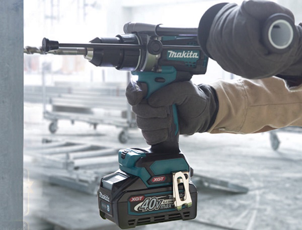 Makita HP001GZ làm việc 3 chế độ với khả năng khoan tường cực mạnh