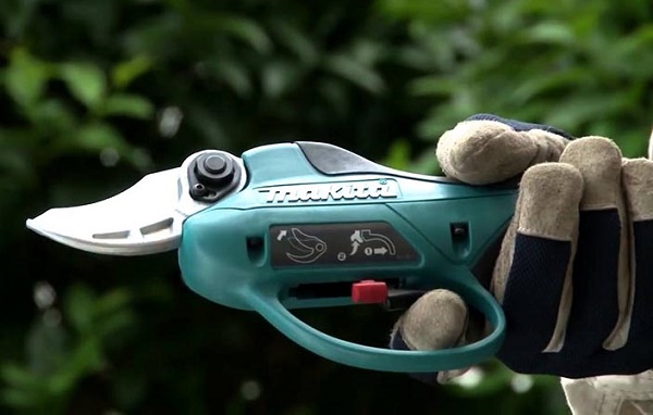 Máy cắt cành Makita DUP361Z chất lượng đến từ Nhật