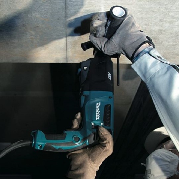 Máy khoan Makita HR2601 làm việc 2 chức năng