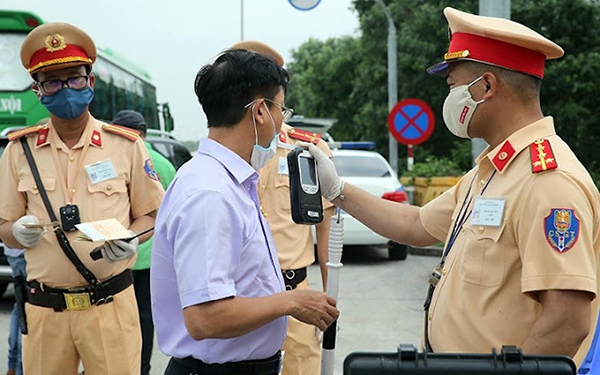 Máy thổi nồng độ cồn được ứng dụng nhiều trong giao thông