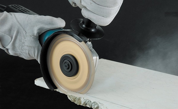 Makita GA4040C cắt mài nhanh, ít ba via