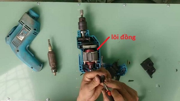 Lõi đồng khoan bị gãy