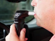 Máy đo độ cồn