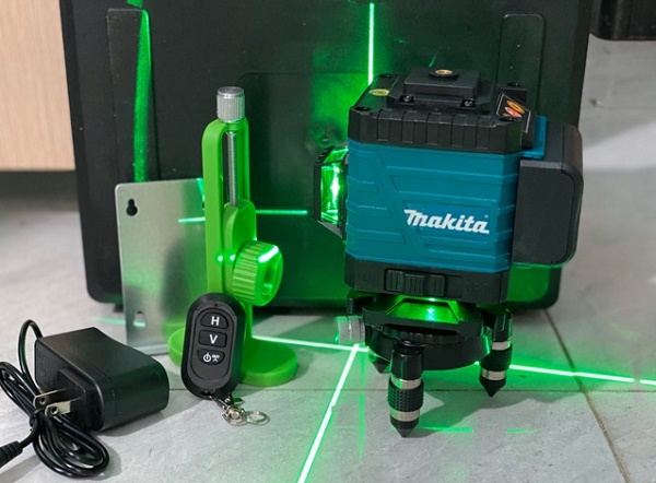 Máy cân bằng laser 5 tia xanh Makita hiển thị rõ nét