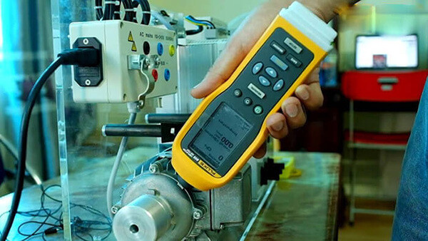 Máy đo độ rung giúp phát hiện sớm những lỗi xảy ra trong máy móc