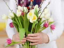 Mẹo hay cách cắm hoa tươi lâu ngày tết dễ thực hiện