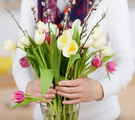 Mẹo hay cách cắm hoa tươi lâu ngày tết dễ thực hiện