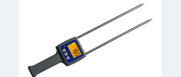 Que đo của TK-100G làm bằng kim loại không gỉ 