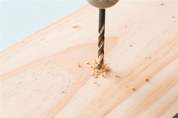 Một số lưu ý khi thực hiện khoan gỗ