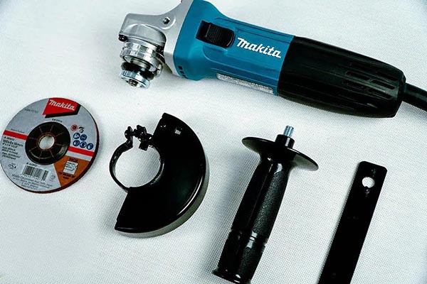 Makita GA4030R sở hữu rất nhiều ưu điểm nổi trội