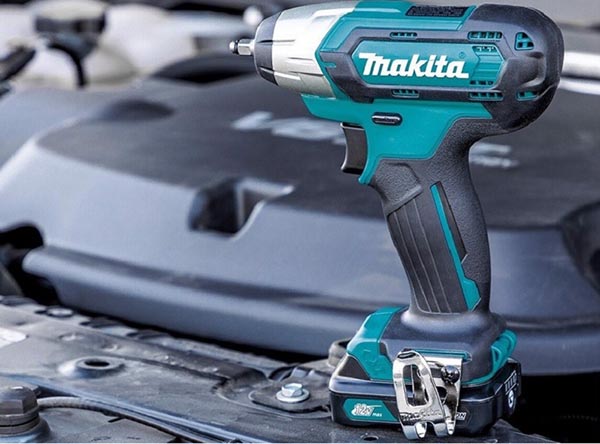 Máy siết bu lông dùng pin Makita TW060DSYE