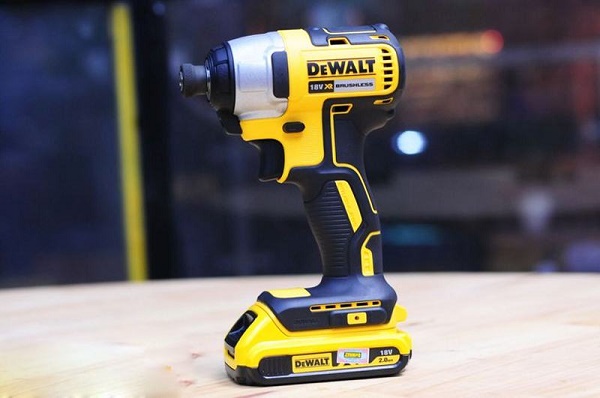 Máy bắn vít Dewalt đến từ Mỹ