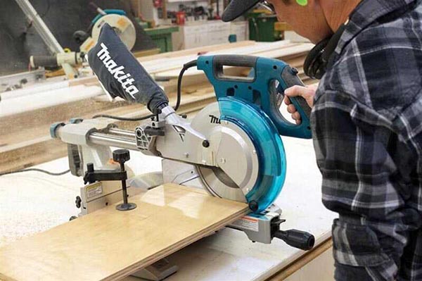 máy cắt nhôm Makita LS1018L có chất lượng tốt