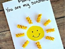 Gợi ý cách làm thiệp 8-3 tặng mẹ đơn giản cho trẻ mầm non