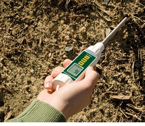 Máy đo độ ẩm đất Extech MO750
