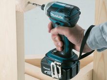 Máy vặn vít dùng pin Makita DTD149RAE
