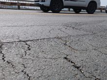 Xử lý vết nứt mặt đường bê tông có khó không?