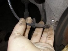 Cảm biến tốc độ bánh xe là gì? Cách kiểm tra khi xe báo lỗi ABS