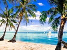 bãi biển không đông đúc