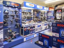 cửa hàng bán máy khoan cầm tay