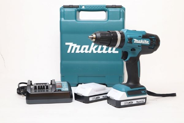 Máy khoan cầm tay thương hiệu Makita