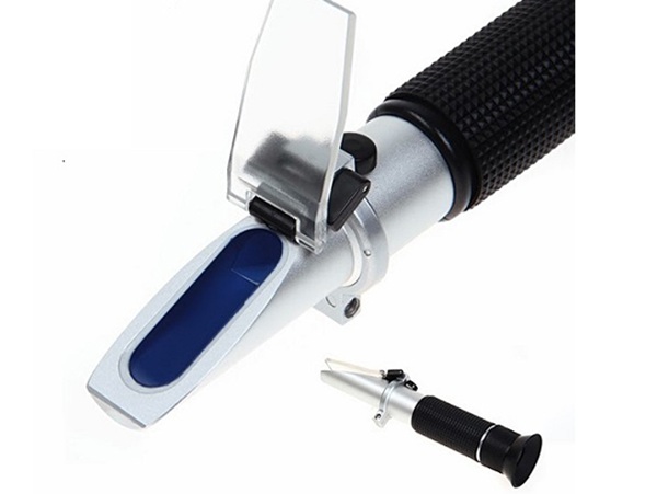 Khúc xạ kế đo độ mặn Total Meter RHS-28