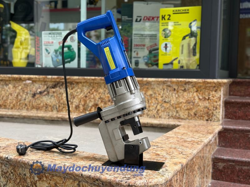 Máy đột lỗ thủy lực