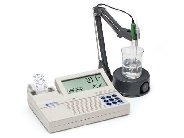 Máy đo pH Hanna để bàn model HI122-02