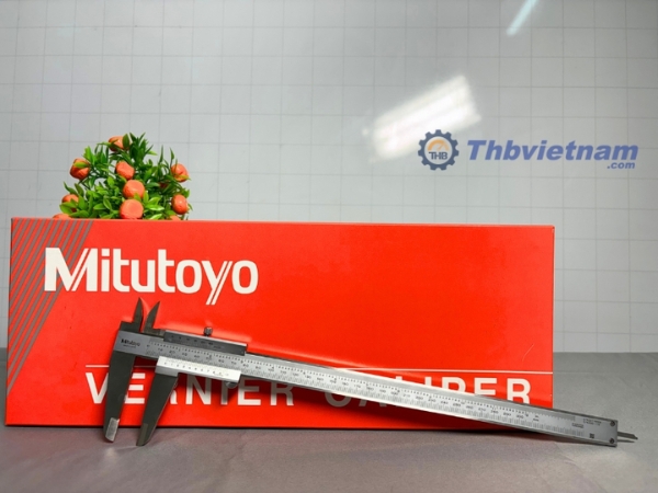 Thước kẹp cơ khí Mitutoyo thiết kế nhỏ gọn, vạch chia rõ nét.