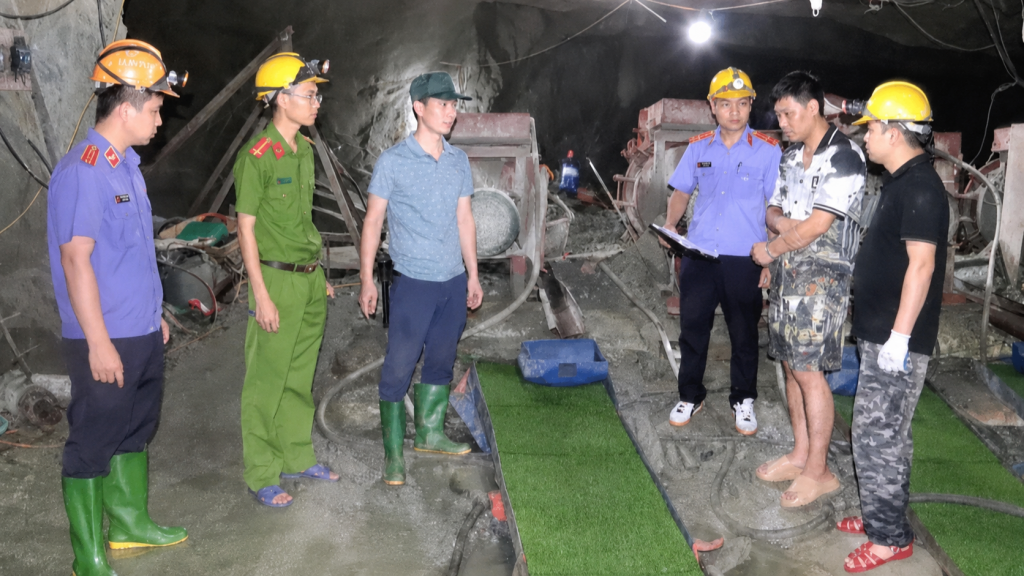 khai thác vàng trái phép trên cả nước